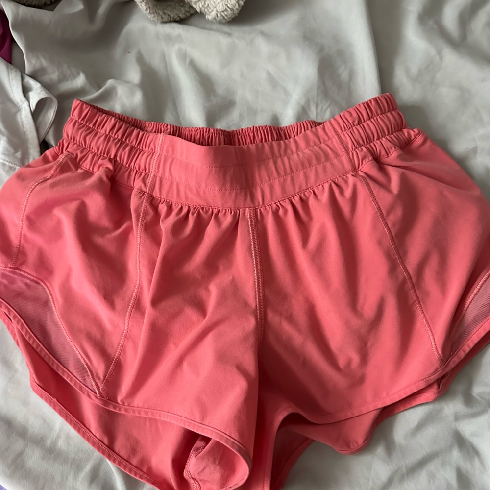 Rasberry cream hotty hot low waisted 2.5 inch size 6 shorts